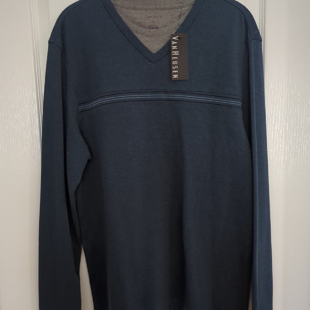 Van Heusen Men's V-Neck Sweater in Deep Blue